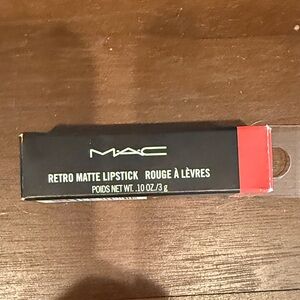 MAC Retro Matte Lipstick relentlessly red
